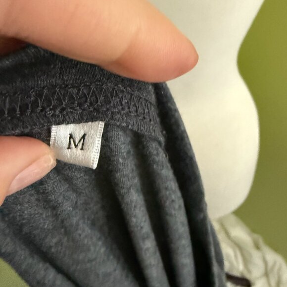 Long Sleeve Floral Rash Guard Surf Swim Top Black Pink Mountain Graphic BJJ - Picture 3 of 3